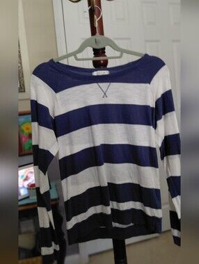 Hollister Navy and White Tee with Gold Heart Detail